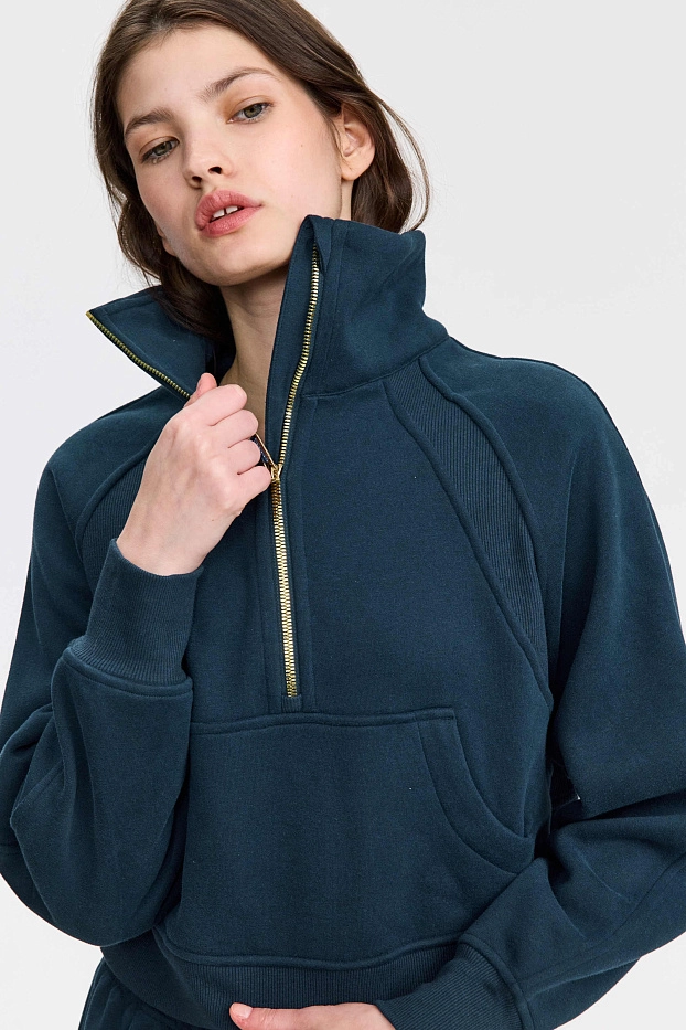 Свитшот оверсайз 1/2 zip с воротником UL